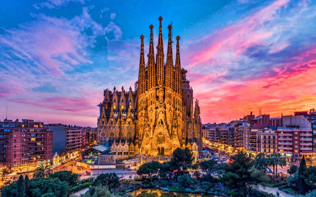 Sagrada Familia, top attractions in Spain